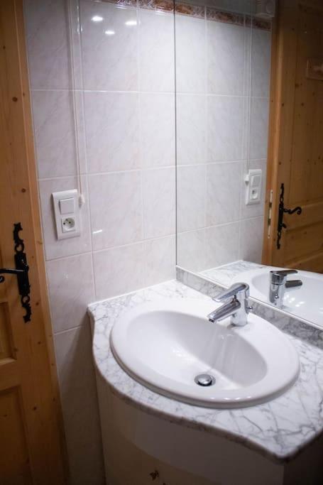 Rez De Chalet, Sauna Exterieur, Wifi, 4-6 Pers, 50M2 Isola 2000 Exterior photo